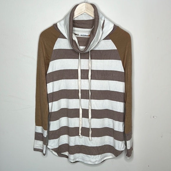 WONDERLAND BY ORANGE SMALL TAN & CREAM STRIPED SCOOP TURTLENECK SWEATER NEW - Picture 1 of 10